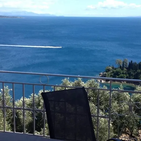 Maria Corfu Loustri Konukevi *